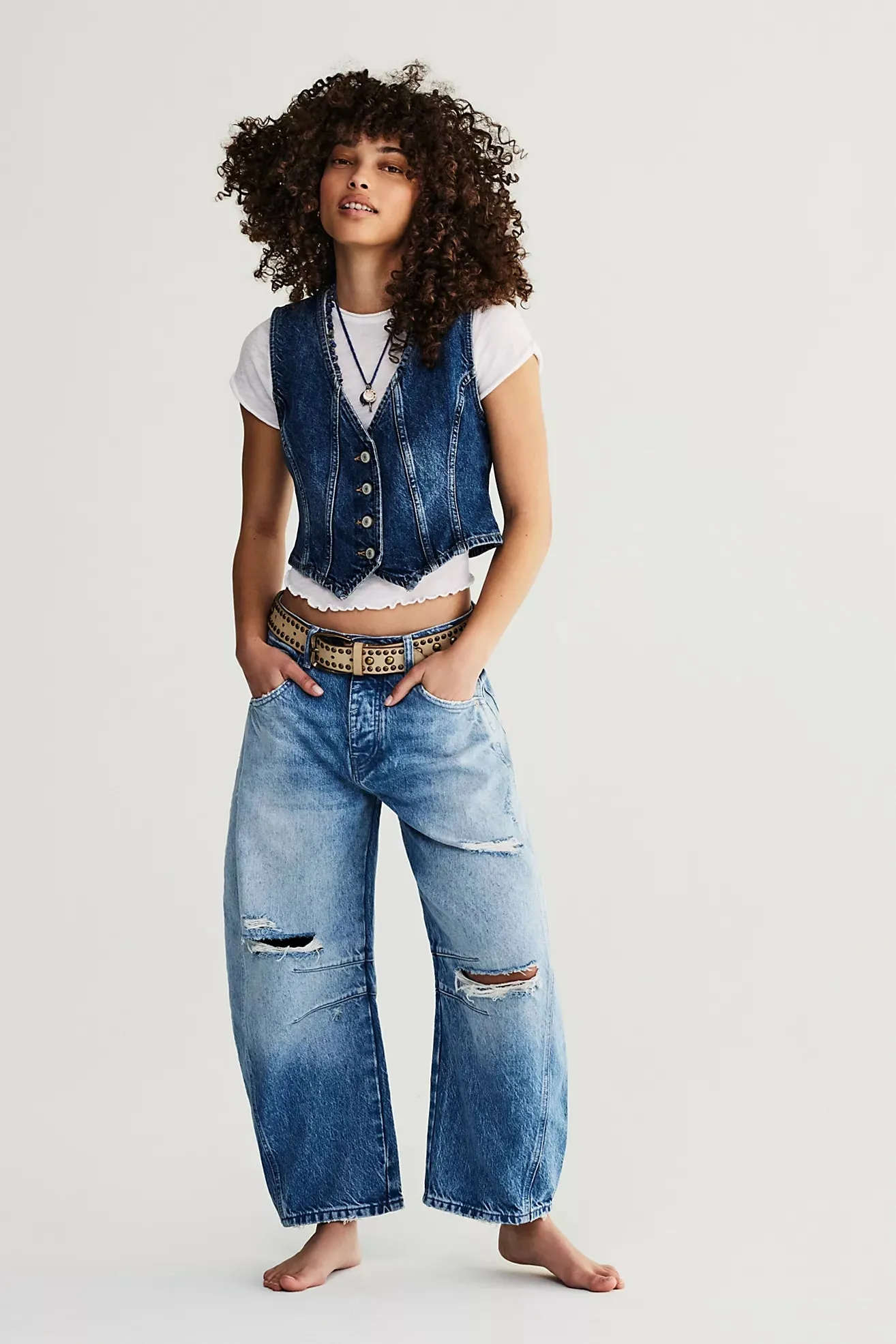 GOOD LUCK MID RISE BARREL JEANS