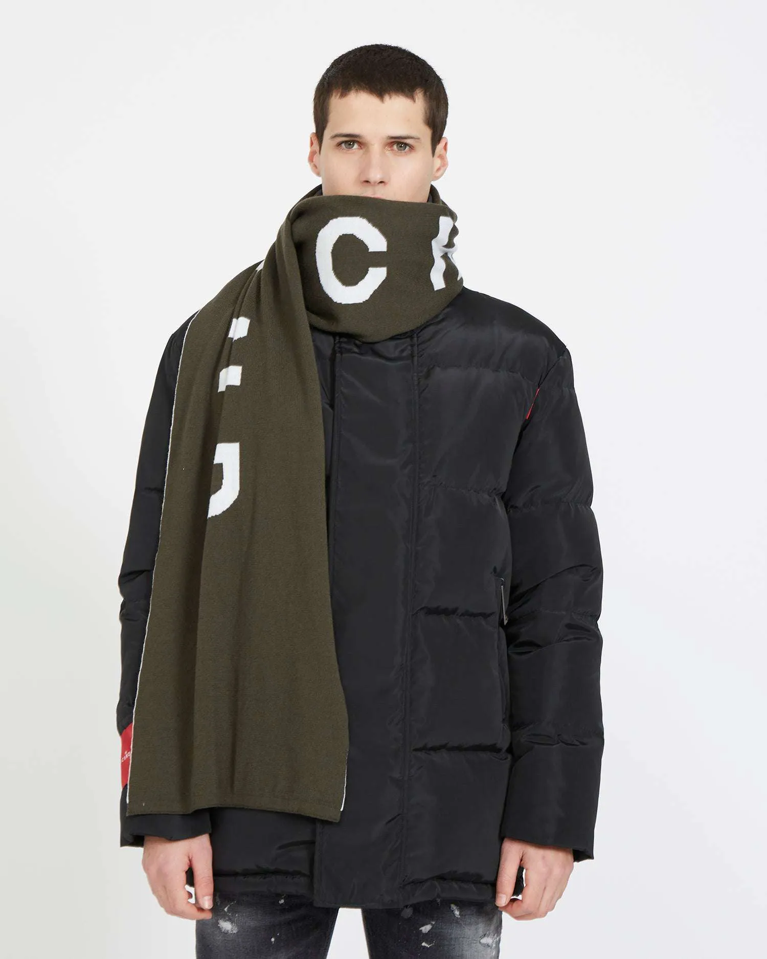 Iconic scarf with logo